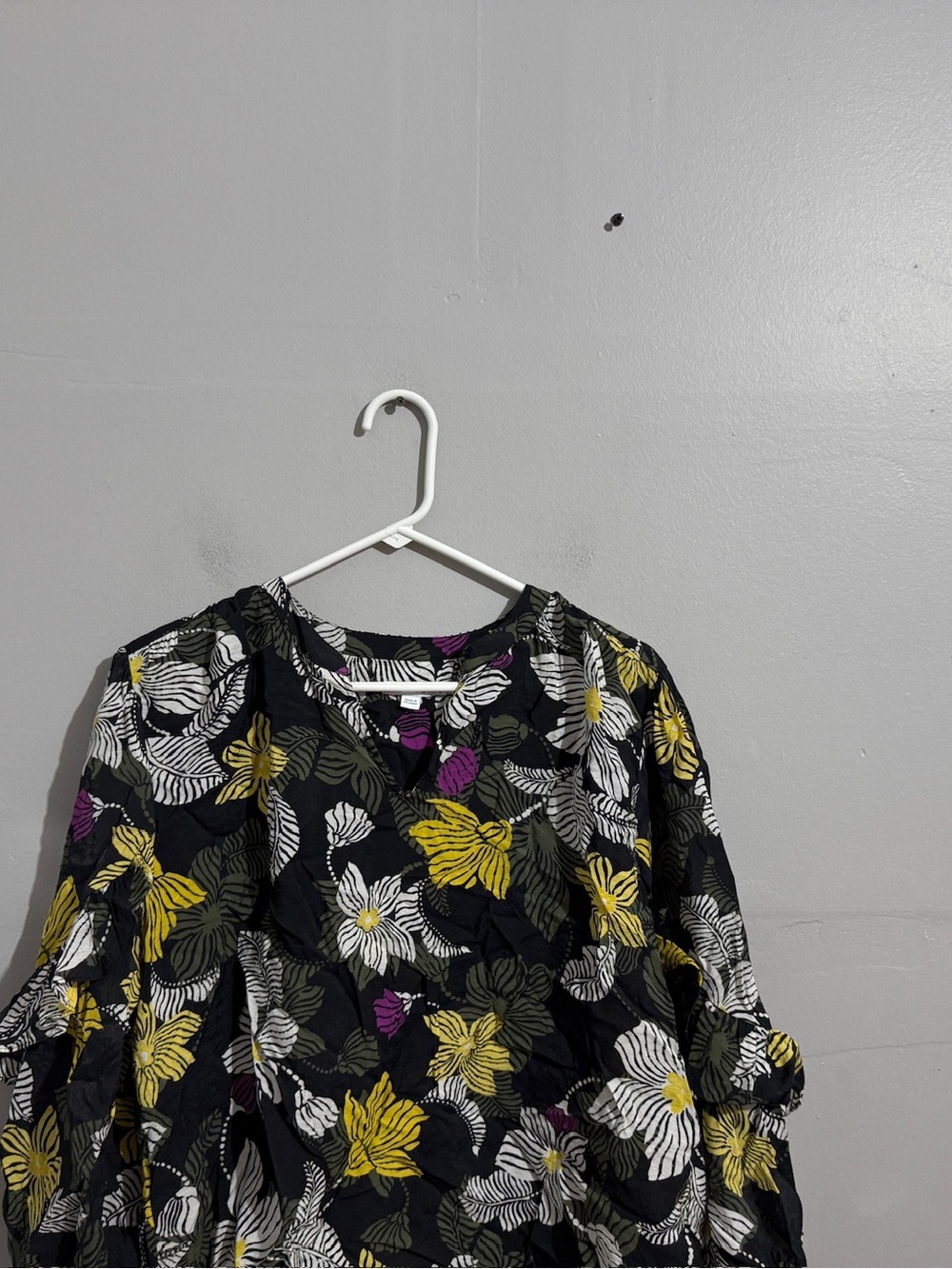 Chicos Top Womens 2.5 14 Large Floral Ruffle Sleeve Black Botanical Blouse - Picture 3 of 10